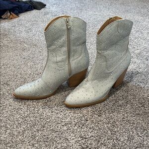 SHEIN Silver Heeled Boots with Western Flair